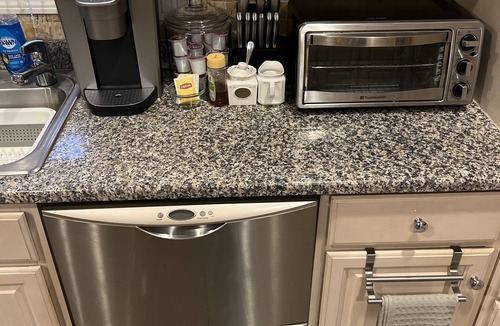 Middletown House | Home away from home Hot Tub and Pool in Middletown home of Wesleyan university