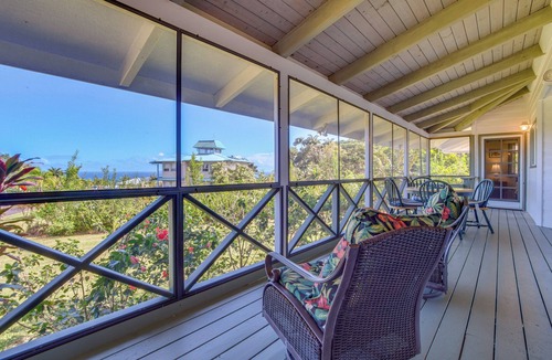 Honomu House | Honomu Home w/Screened Lanai + Ocean Views!
