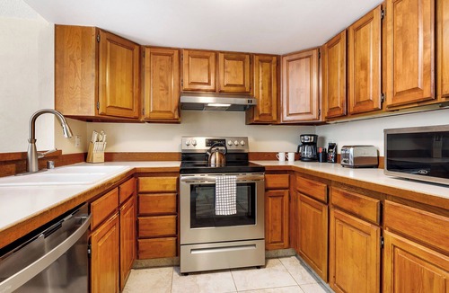 Kahaluu Bay Condo | Honu Hale | Minutes away from the beach!