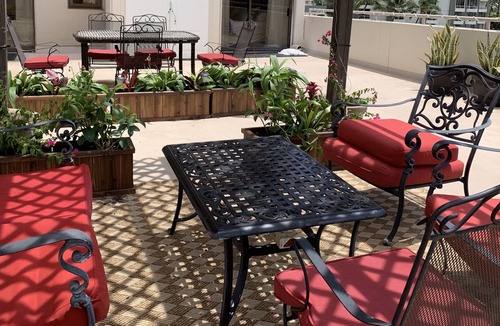 Waikiki Condo | Huge, private lanai with panoramic view of Diamondhead
