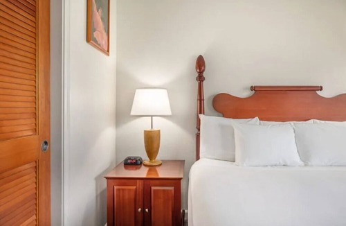 Kahului Hotel | Idyllic Beach Getaway | Four Family Ready Rooms w/Direct Beach Access