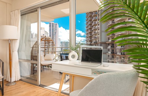 Waikiki Apartment | Ilikai Hotel Condo at Waikiki with Parking