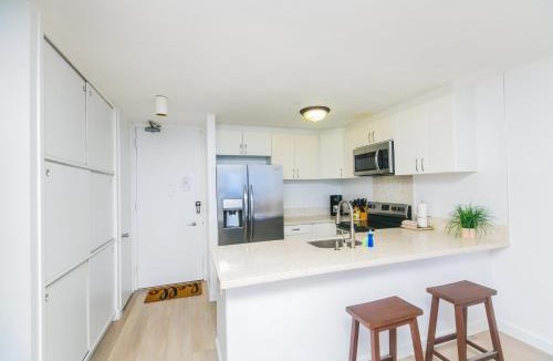 Waikiki House | Ilikai Marina 1684