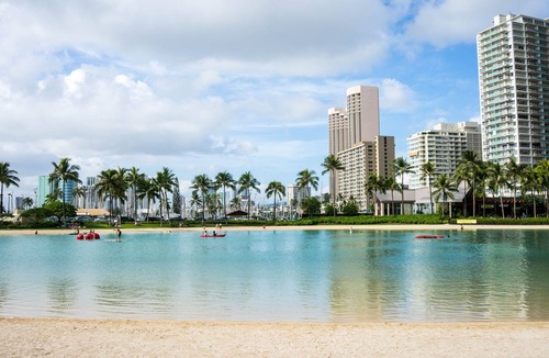 McCully - Moiliili Condo | ILIKAI MARINA OCEANFRONT 90-STUDIO WITH FULL KITCHEN