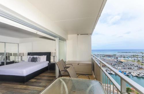 Waikiki House | Ilikai Tower 1033