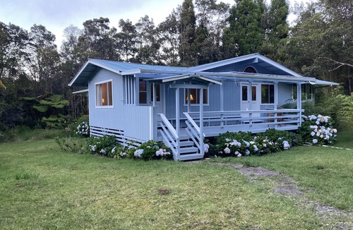 Volcano House | In the Heart of Volcano Village