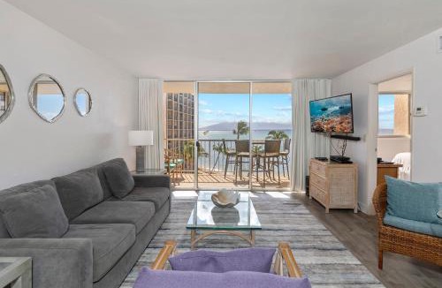 Kahana House | Incredible Beachfront 1BR - Sleeps 4 Awesome Location And In the Center of Restaurants Many Beaches Golf and More