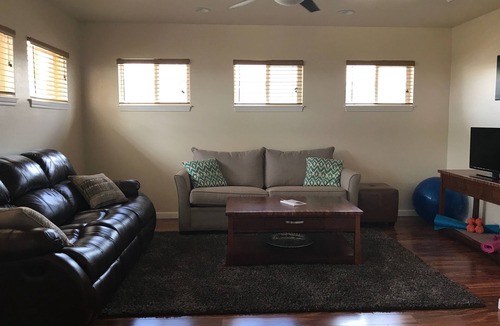 Lanai City House | “Island Comfort Awaits, Charming Lanai House for Your Getaway.”