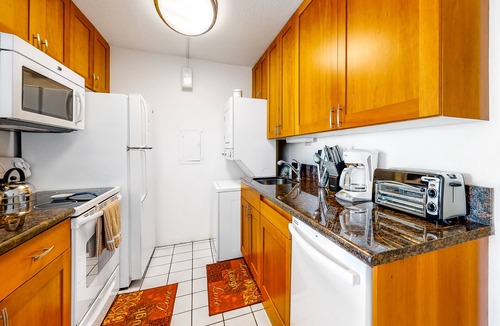 Maalaea Condo | Island Sands Resort Condo w/Shared Pool, Free WiFi-Surf, Bike, Golf, More