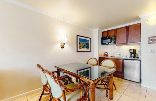 Wailua Hotel | Islander on the Beach 308