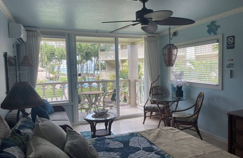Wailua Apartment | Islander On The Beach - Oceanfront Resort/Oceanview Unit 244