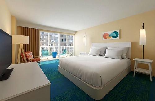 Waikiki Hotel | Just What You Were Looking For! 2 Relaxing Units, Outdoor Pool, Beach Access