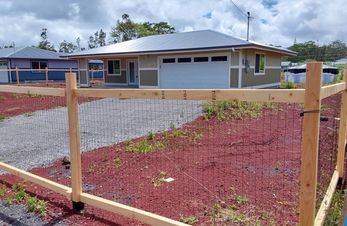 Ainaloa House | King-size Bed room in the house/Delightful house with WiFi in charming Pāhoa