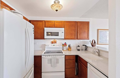 Historic Kailua Village Condo | Kolu Honu at Kona Ali'i- Stunning Beachfront Condo