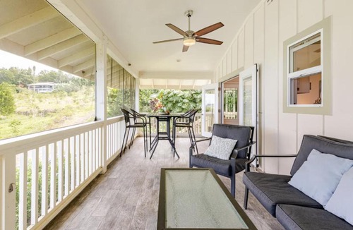 Kealakekua House | Kona Coffee Farm Guesthouse - with Ocean View!