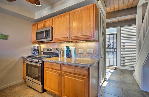 Historic Kailua Village Condo | Kona Condo w/View, Walk to Beach & Restaurants