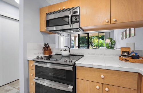 Historic Kailua Village Condo | Kona Pacific C416 by Gather: 1BR Condo Retreat w/Pool & Ocean Views