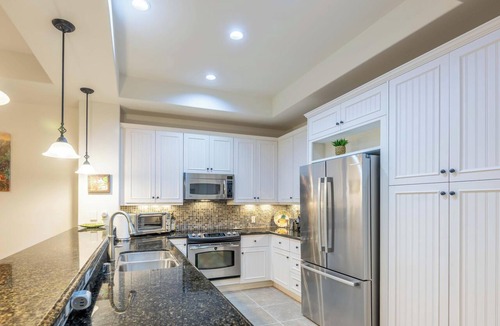Kulalani House | Kulalani 2BR Home with Calm Views & Local Art