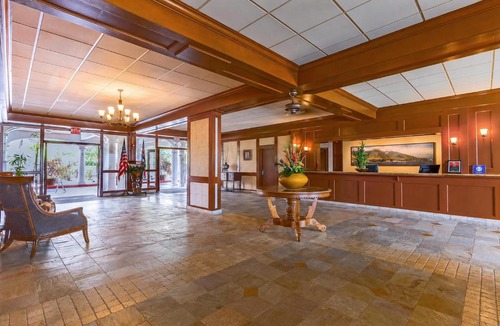 Historic Lahaina Front Street Apartment | Lahaina Shores Beach Resort By Castle