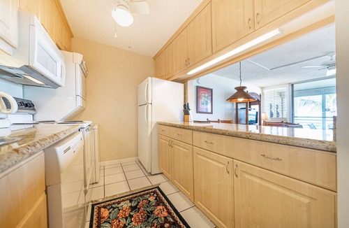 Kihei Condo | Last Minute Summer Sale ! - Enjoy sunsets - 6th floor 1 BD Kihei condo - 200.00