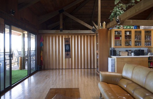 Waialae Iki Ridge House | Live Local Redwood Pole house panaramic Ocean views quiet convienent nbrhood