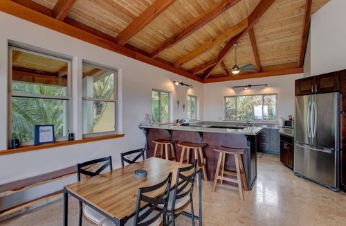 Kehena House | Lovely 2-bedroom house in Pāhoa perfect for a relaxing getaway