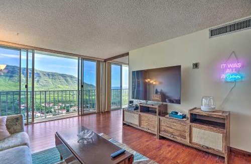 Makaha House | Lush Condo w/Community Pool, 1 Mi to Beach!
