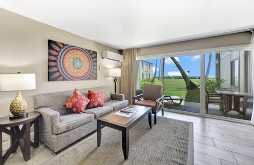 Kapaa House | Lush Ocean View Condo Pono Kai Resort F105