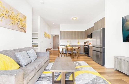 Ala Moana Apartment | Luxury 1-Bedroom Penthouse Overlooking Diamond Head