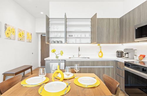 Ala Moana Apartment | Luxury 1-Bedroom Penthouse Overlooking Diamond Head