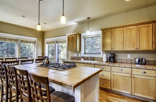 RiverWild Cabin | Luxury Family Resort Cabin with Pool, Hot Tub, and Deschutes River Trail Access in Bend, Oregon