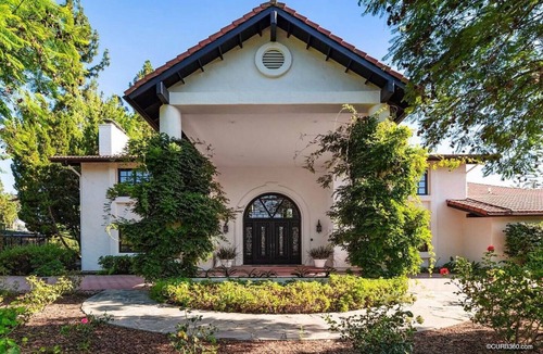 Felicita House | Luxury Hilltop Estate:Game Room/VolleyBall/Pool/Hot Tub!