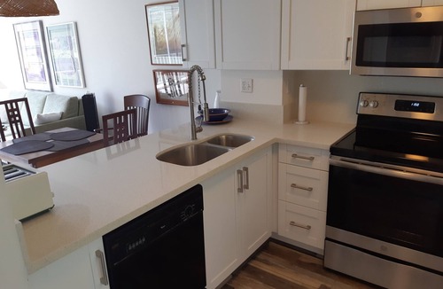 Makaha Condo | Makaha Valley Towers 1 BR - Very Scenic and newly renovated!