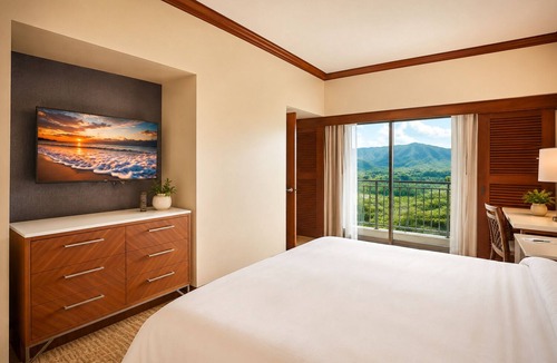 Ko Olina Resort | Marriott's Beachfront KoOlina Resort + Marriott's Resort Amenities Included