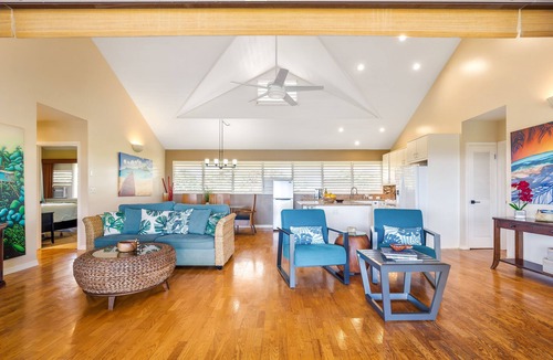 Kapaa House | Moana Kai Beach House - Oceanfront Kauaʻi Escape with Pool & Sunrise Views