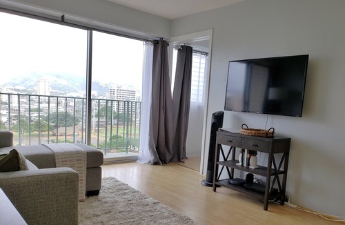 McCully - Moiliili Apartment | Modern 1-Bedroom Waikiki Vacation Rental Unit, Sleeps 4 - INCLUDES PARKING!!