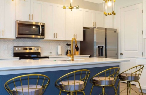 Davenport House | Modern 3BR w/Game Garage @ Festival Resort 808