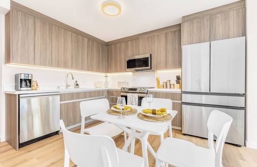 Ala Moana Apartment | Modern Stay at The Park on Keeaumoku w/City Views & Luxury Amenities