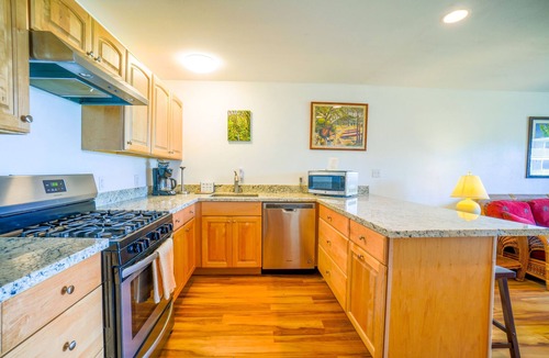 Ualapue Condo | Molokai Oceanview Oasis | Wavecrest C211