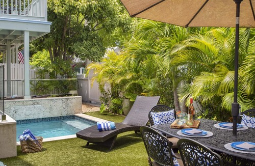 Old Town House | MONTHLY RENTAL, 1 block to Duval, POOL, personal resort, 3/3, pets OK