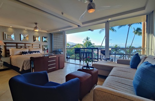 Kihei Condo | Newly Redecorated Ocean Front Condo