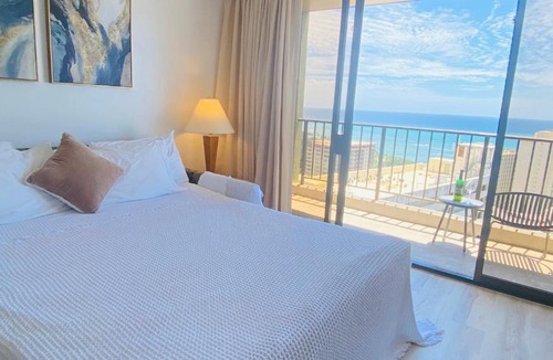 Waikiki Apartment | Newly renovated luxury, modern style Waikiki Sunset Hotel Ocean view Freeparking
