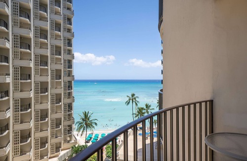 Waikiki Apartment | Oahu Dream! 3 Amazing Units, Minutes to Waikiki Aquarium, Waikiki Beach Walk
