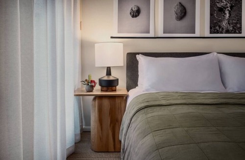 Historic Kailua Village Hotel | Ocean Air, Island Flair: 3 Rooms, Stylish Kona Basecamp for Sun & Adventure