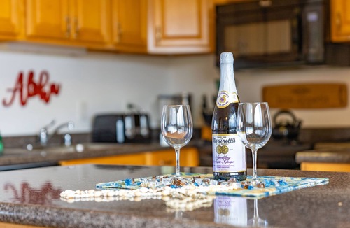 Kahana Condo | Ocean and Mountain View’s Westside Kahana 2 Bd/2Ba ! Hotel zoned Safe to Book!