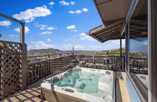 Kahala House | Ocean & Diamond Head Views – Kahala Gem