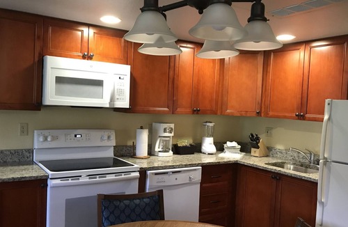 Wailua Resort | Ocean Fr Resort~2 BD Ocean Front Ste Faces Beach & is100 feet to Ocean/Beach~