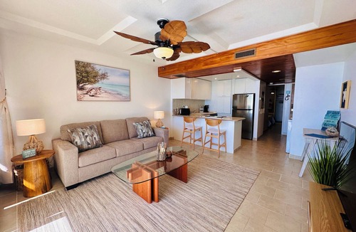 Makaha Condo | Ocean-Front Condo Semi-Private Beach Pool Hot Tub Tennis.Free Parking.