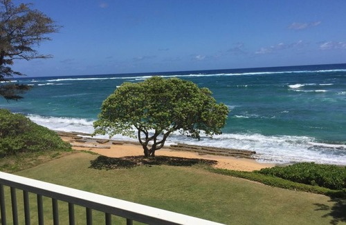 Wailua Resort | Ocean Front Resort~Spacious 2B/2B Condo~One Min. to Beach & Ocean! July 29-Aug 5