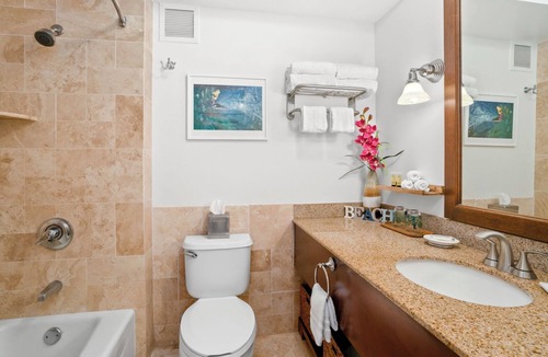 Hanamaulu Resort | Ocean & Pool View Premium Suite 2 NEW QUEEN BEDS, Private Lanai, No Resort Fee!